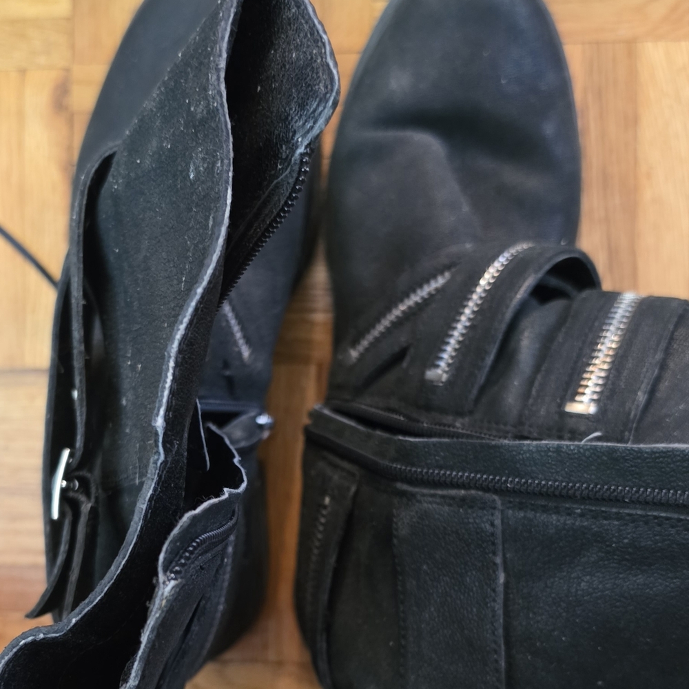 Black Leather Ankle Boots with Zipper Detail